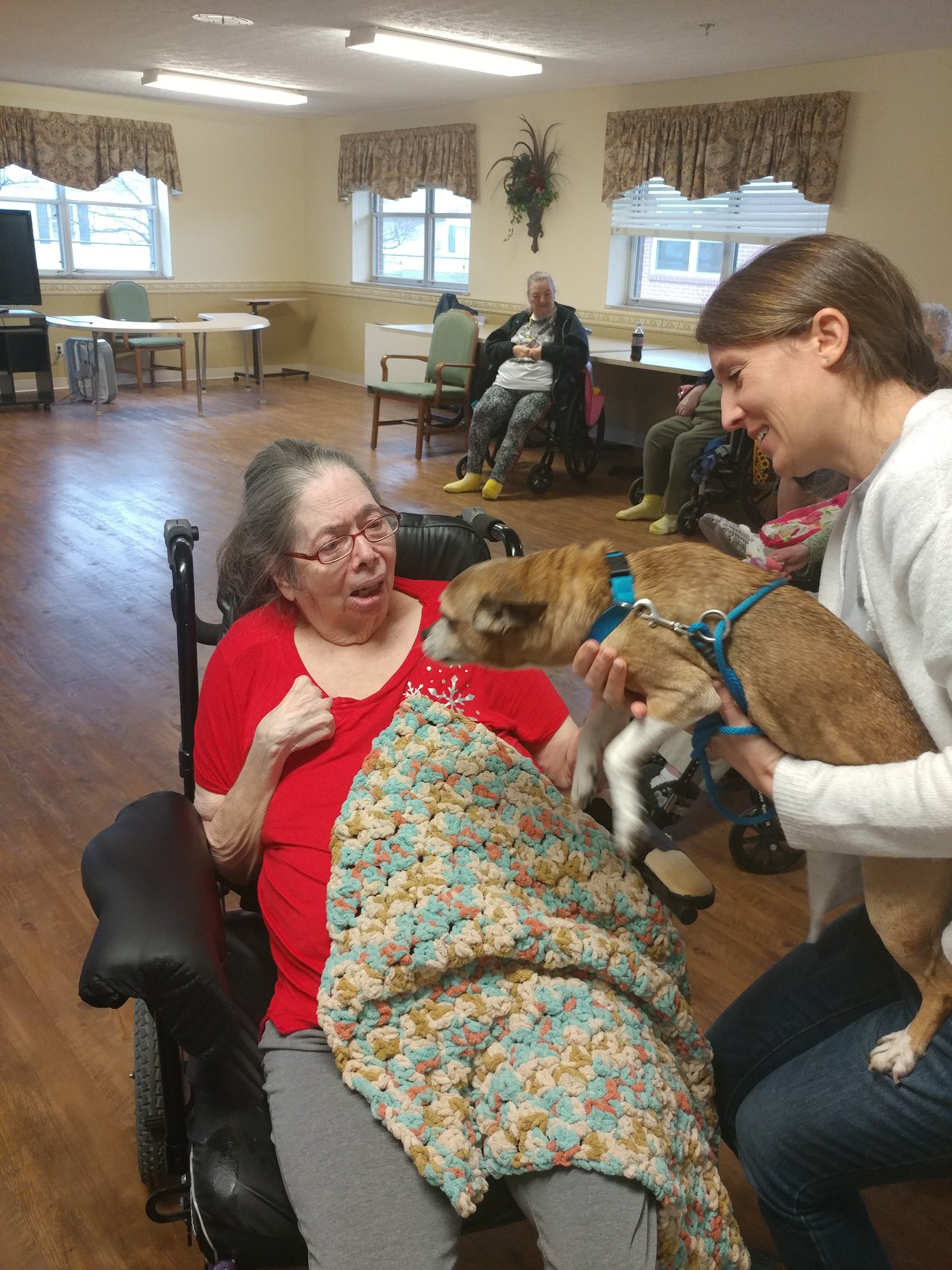 Licking County Humane Society Visits Newark Nursing Home